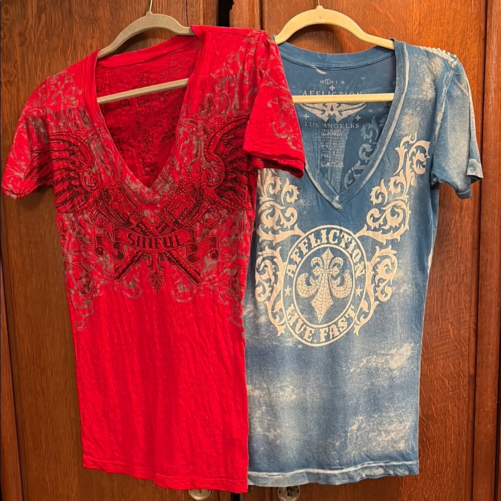 Red Graphic V-Neck Women’s Tee